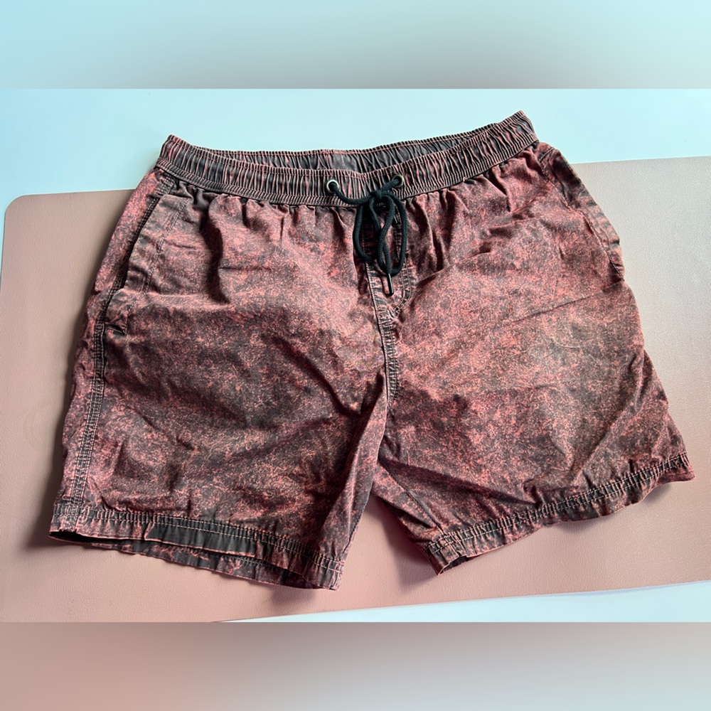 Forever 21 Men’s Acid Wash Shorts - Size small